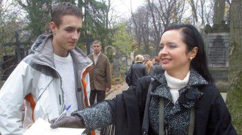 Jolanta Fajkowska wzięła udział w kweście na warszawskim Cmentarzu Powązkowskim