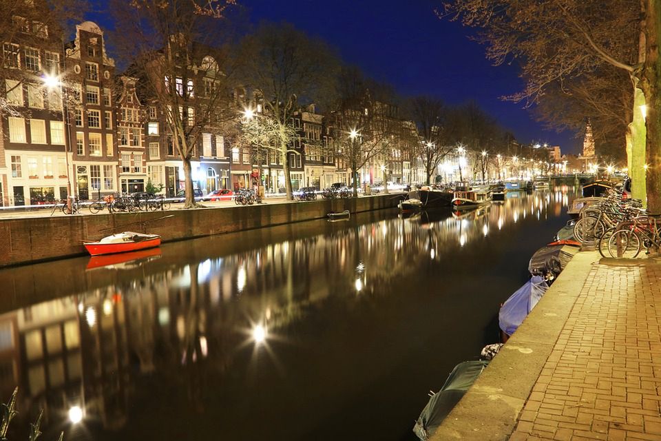 Śmierć turysty w Amsterdamie. Po imprezie utonął w kanale
