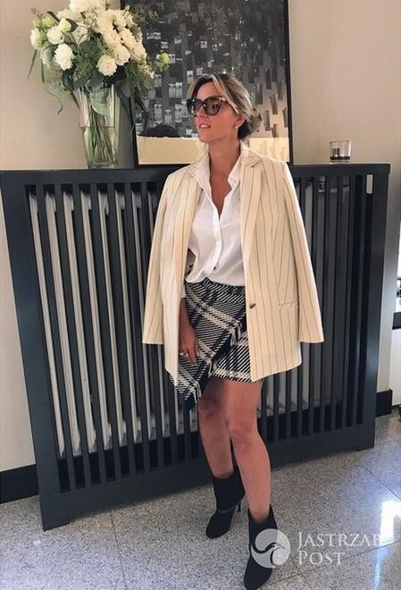 Karolina Szostak w modnej mini pokazała nogi
