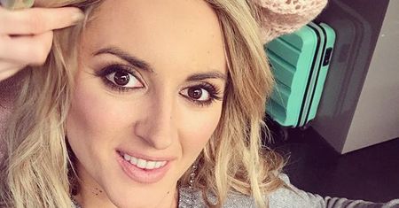 Karolina Szostak na zimowym urlopie. Pozuje bez makijażu