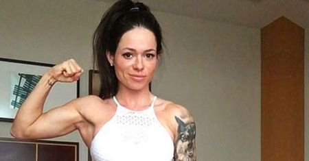 Ładny brzuch, wysportowane nogi, zero boczków? Sylwia Szostak radzi