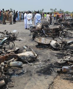 Eksplozja cysterny w Pakistanie. Nie żyje 135 osób. Ludzie spłonęli żywcem