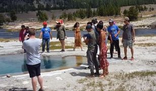 Idiotyczne zachowanie turystów. Wideo hitem sieci