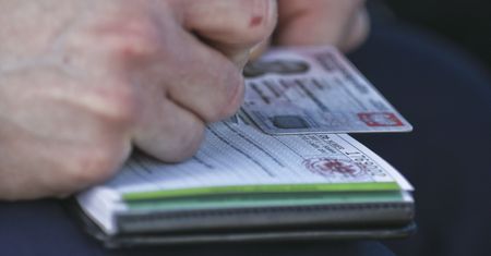 "Money. To się liczy". Od poniedziałku rewolucja. Znikają stare dowody osobiste
