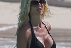 41-letnia Victoria Silvstedt kusi w skąpym bikini