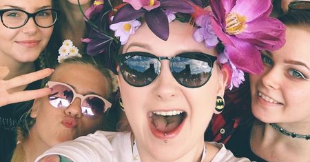 Moda na polskim festiwalu. Jak wyglądają dziewczyny na Woodstocku?