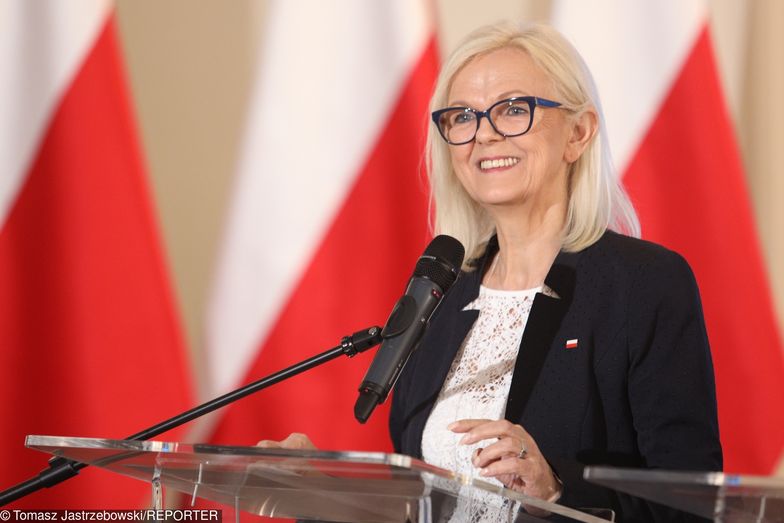 Bożena Borys-Szopa, minister rodziny, pracy i opieki społecznej