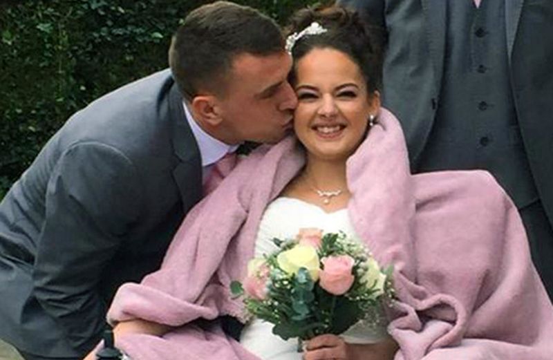 Martine i Christopher w dniu ślubu promienieli