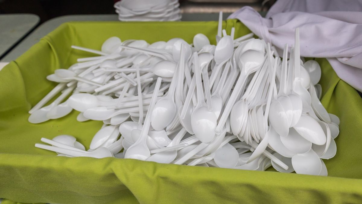 Plastikowe sztućce mają zniknąć z europejskiego rynku