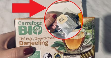 Każda z 20 torebek herbaty zapakowana w plastik. Tak wygląda produkt "bio"