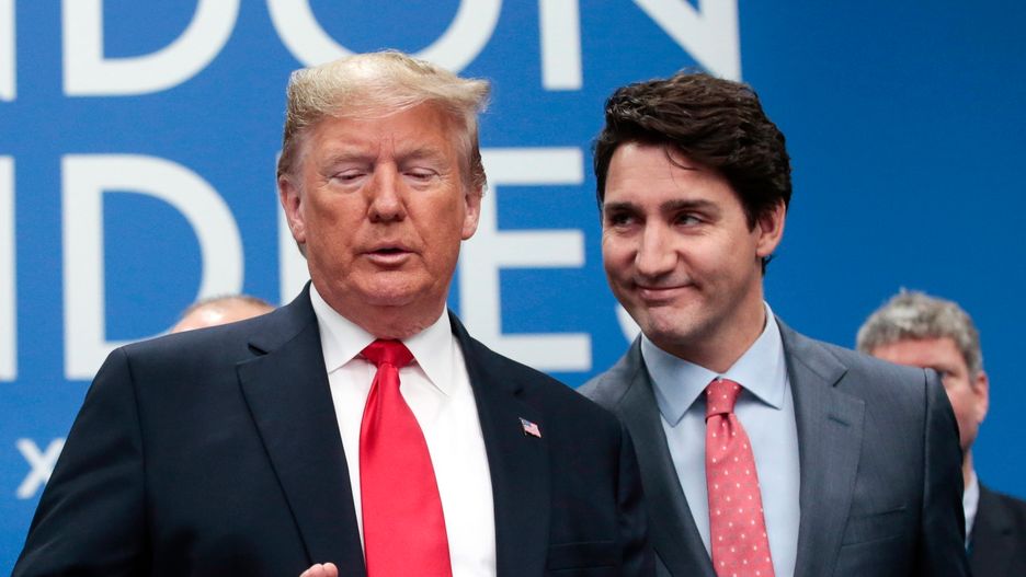 Watford. Prezydent USA Donald Trump (L) oraz premier Kanady Justin Trudeau