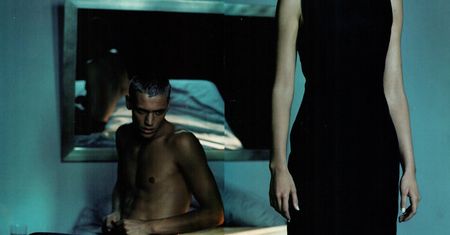 "Włożył mi palce do ust, wyszeptał do ucha: Jak ambitny jesteś?" – po raz pierwszy modele oskarżają o molestowanie