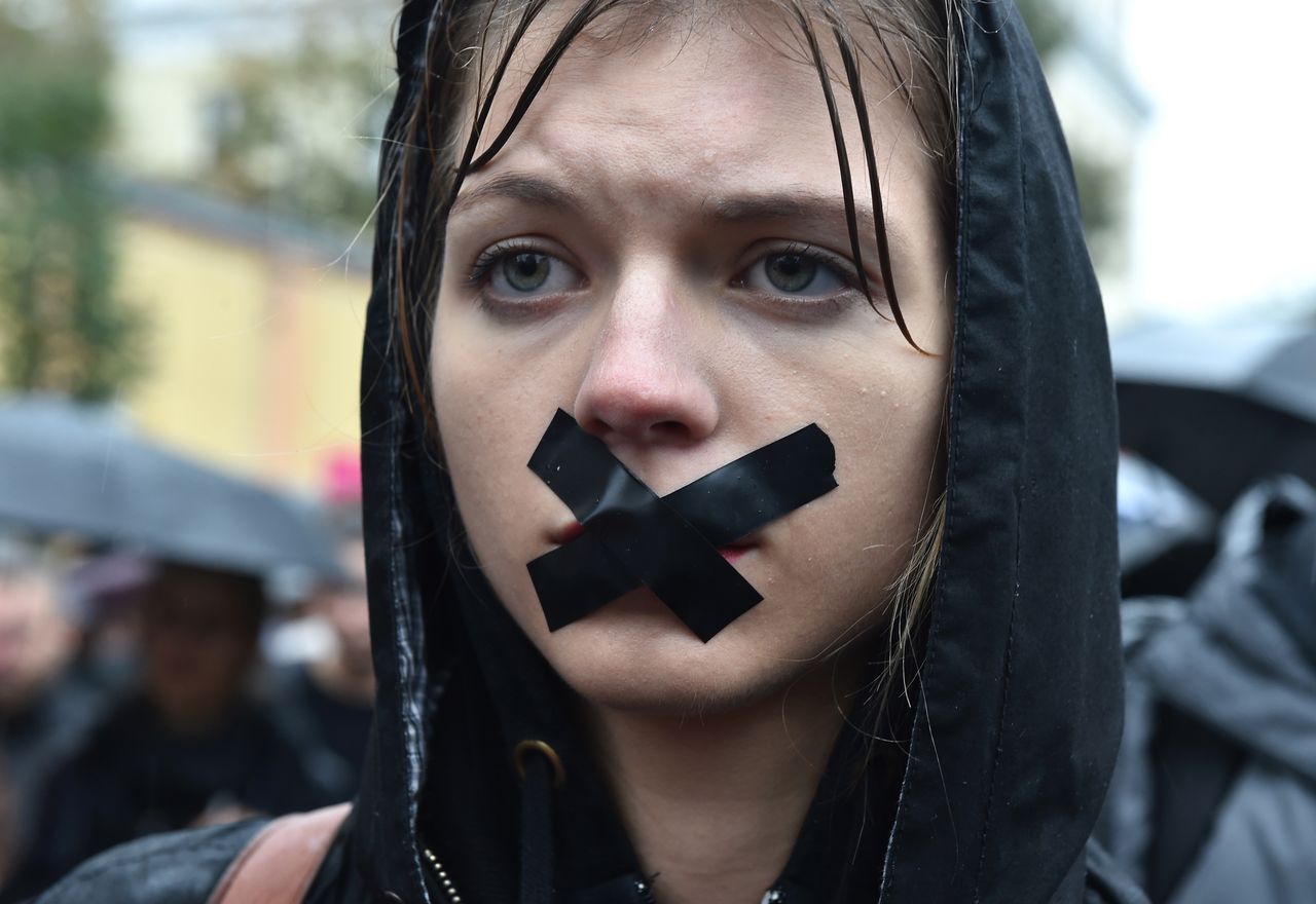 Dziewuchy Dziewuchom z ruchu społecznego stały się znakiem towarowym. Jest oświadczenie założycielki