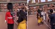 Brytyjska Gwardia Królewska się nie patyczkuje. Brutalnie przekonała się o tym turystka