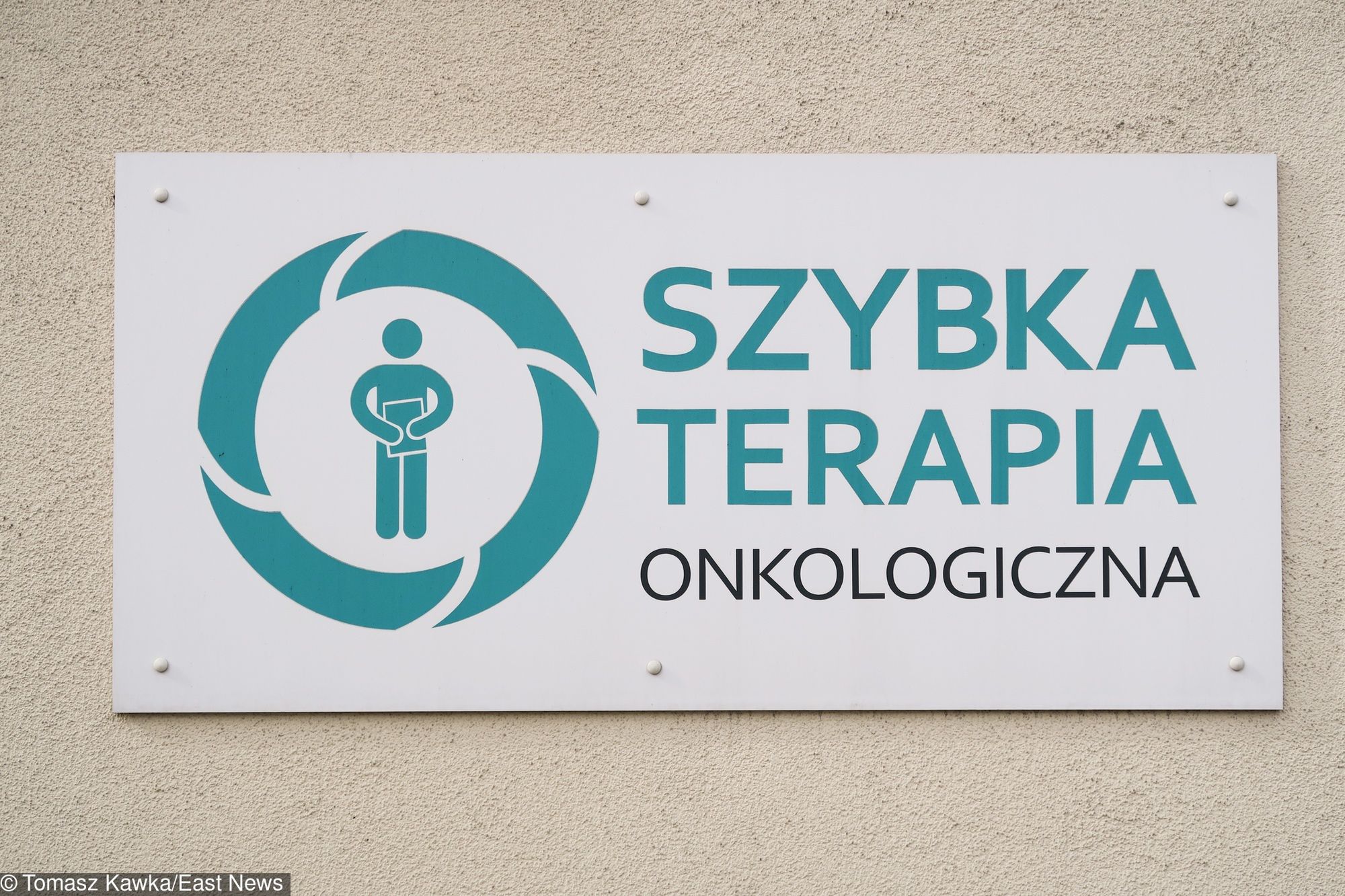 Elżbieta B. udawała chorą na raka i została skazana