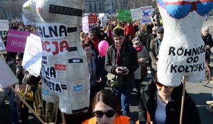 "Dzień Bezpiecznej Aborcji". Feministki idą na Warszawę, miasto nic nie może, liderka ruchu pro-life protestuje