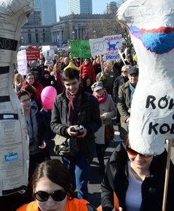 "Dzień Bezpiecznej Aborcji". Feministki idą na Warszawę, miasto nic nie może, liderka ruchu pro-life protestuje