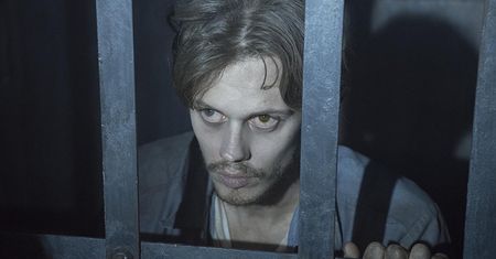 "Castle Rock" w HBO: mieszkańcy z mnóstwem tajemnic i krwawe wydarzenia [Recenzja]