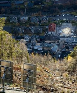 Norweskie "miasto ciemności". Rozświetla się je za pomocą luster