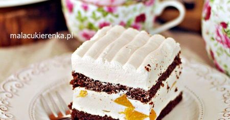 Ciasto brzoskwiniowa chmurka. Warstwowe pyszności na specjalne okazje
