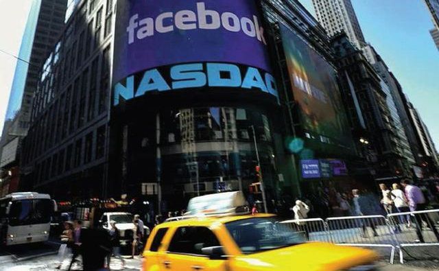 Model biznesowy Facebooka - na czym i w jaki sposób tak naprawdę zarabia gigant?
