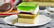 Ciasto Shrek z delicjami i sokiem owocowym. Dzieci będą zachwycone