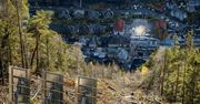 Norweskie "miasto ciemności". Rozświetla się je za pomocą luster