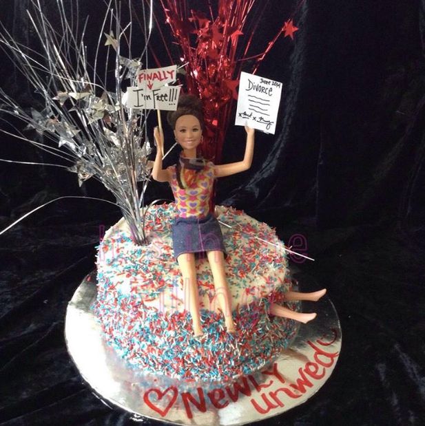 "Nowo niezamężna i w końcu wolna!"