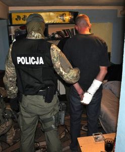 Akcja CBŚ i antyterrorystów w Białymstoku. Rozbito gang sutenerów