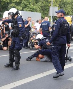 Białystok. Kordony policji i petardy. Niespokojnie na Marszu Równości