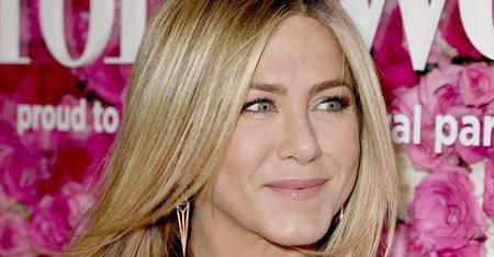 LOOK OF THE DAY: Jennifer Aniston i męski szyk