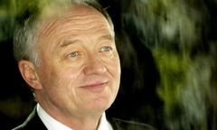 Burmistrz Londynu: pijmy wodę z kranu, a nie z butelek