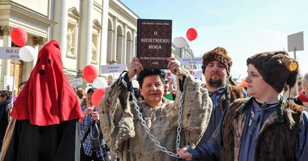 Na Marszu Ateistów ucięli Senyszyn język