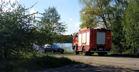 Wywrócona łódka na Zalewie Koszyckim