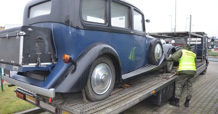 Rolls-royce za ponad 250 tys. zł zatrzymany na granicy. Białorusin chciał wywieźć go do Rosji