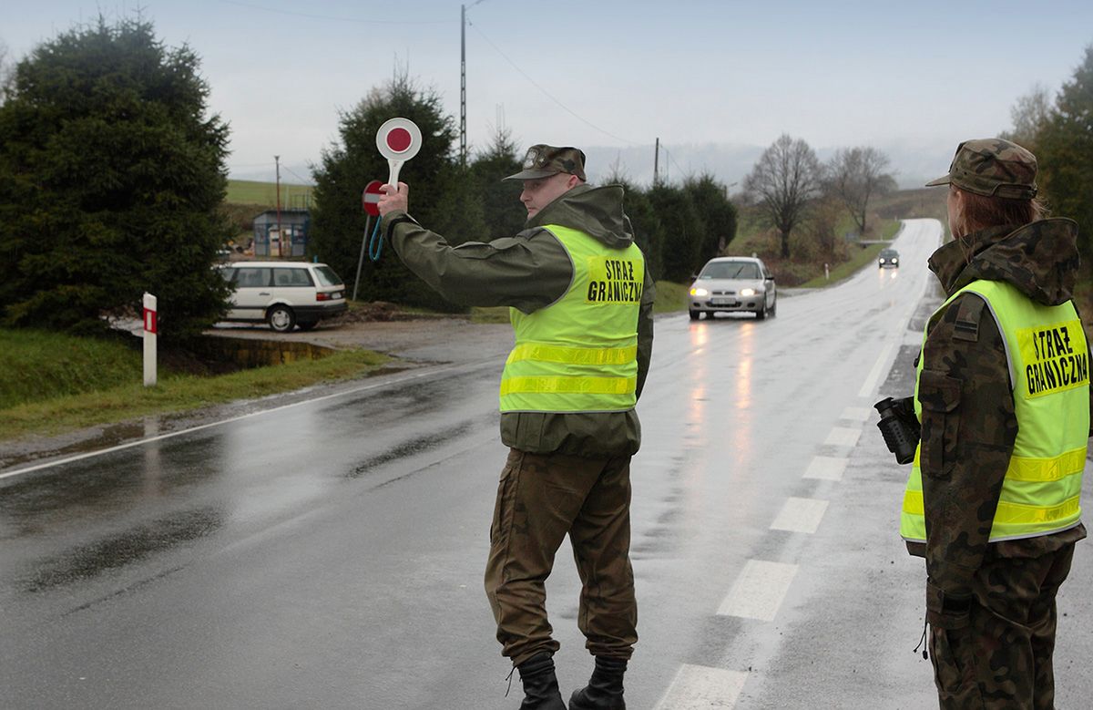 Straż graniczna hurtowo odbiera dowody rejestracyjne. Niesprawne auto lepiej zostaw w garażu