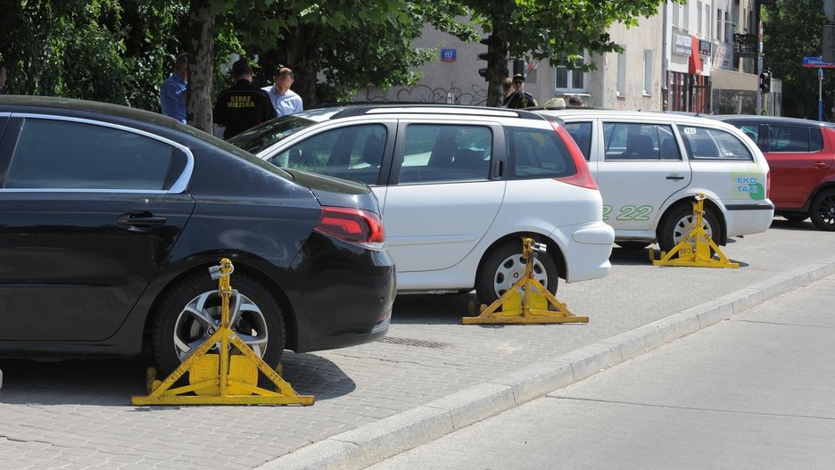 Parkowanie na chodniku jest obecnie dopuszczalne jedynie warunkowo.