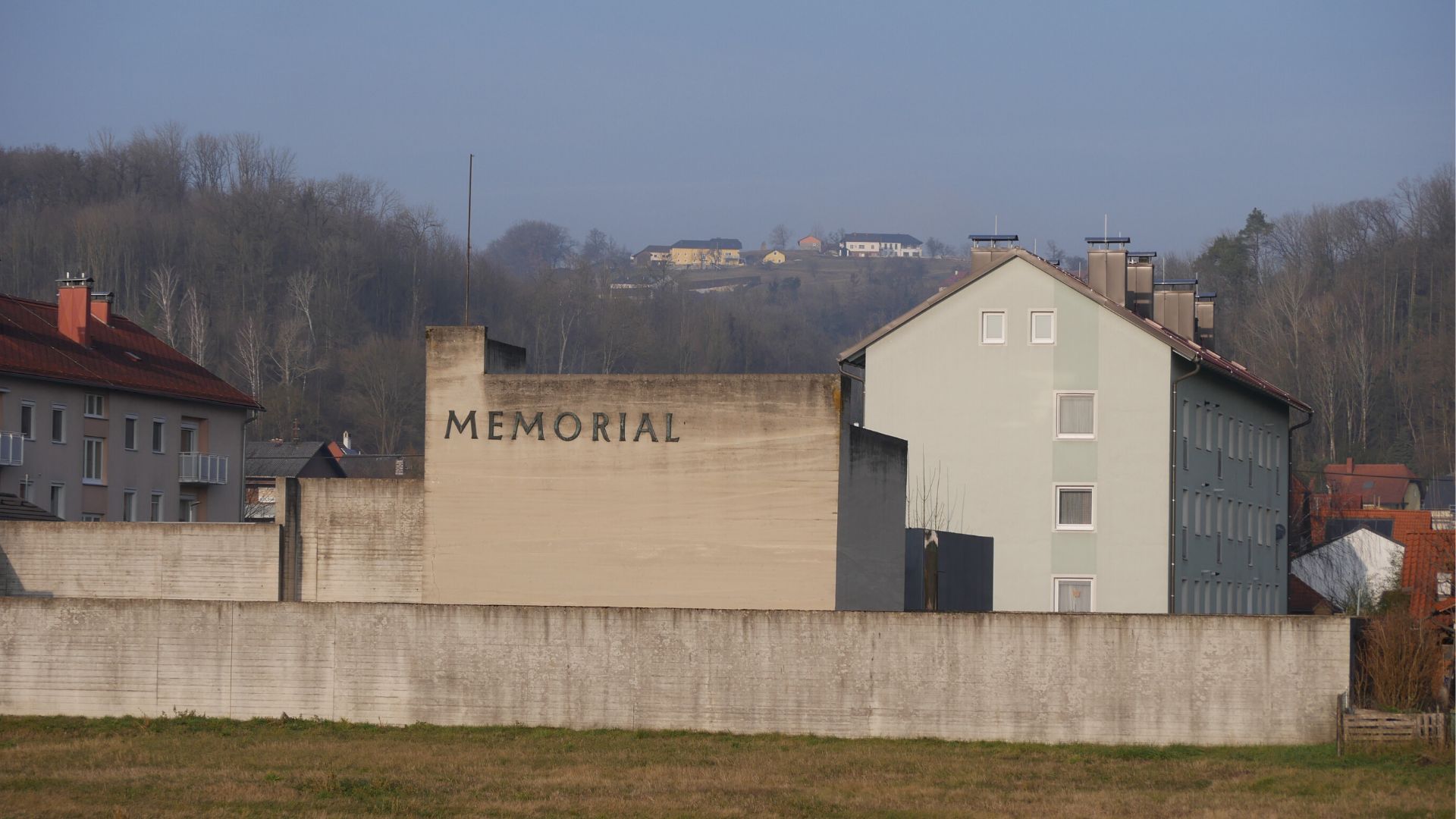 Na terenie byłego obozu koncentracyjnego w Austrii zbudowano osiedle małych bloków i domków jednorodzinnych