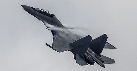 Incydent w pobliżu Chin. Dwa Su-30 przechwyciły amerykański samolot