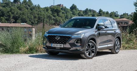Nowy Hyundai Santa Fe już na drogach. Przypomni ci o dziecku na tylnej kanapie