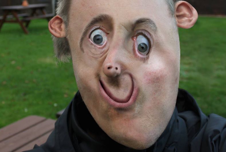 Tata miał świetny pomysł. Zobacz, co zrobił z rysunkami syna