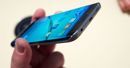 Śmiali się z Apple, ale zmienili zdanie? Ryzykowny ruch Samsunga