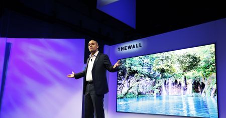 Samsung prezentuje gigantyczny, 146-calowy telewizor