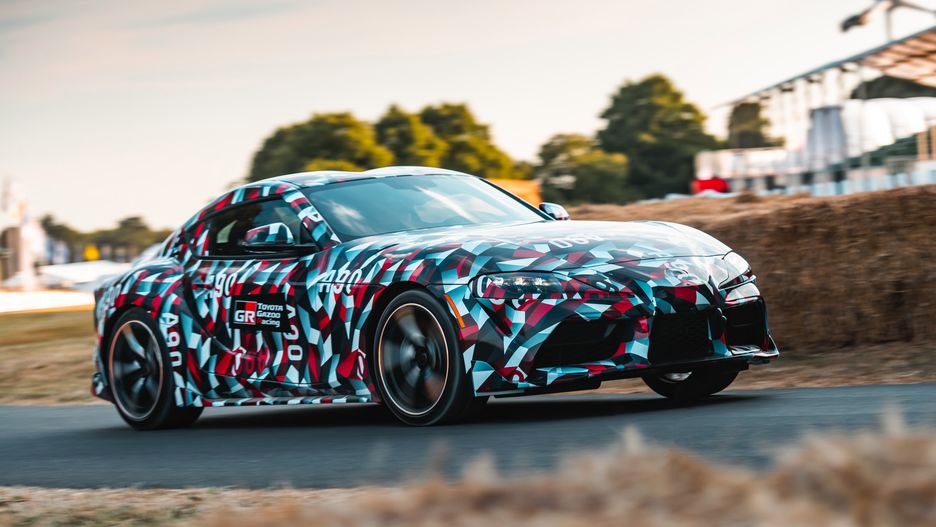 Nowa Toyota Supra już jeździ, ale do klientów trafi dopiero w 2019 r.