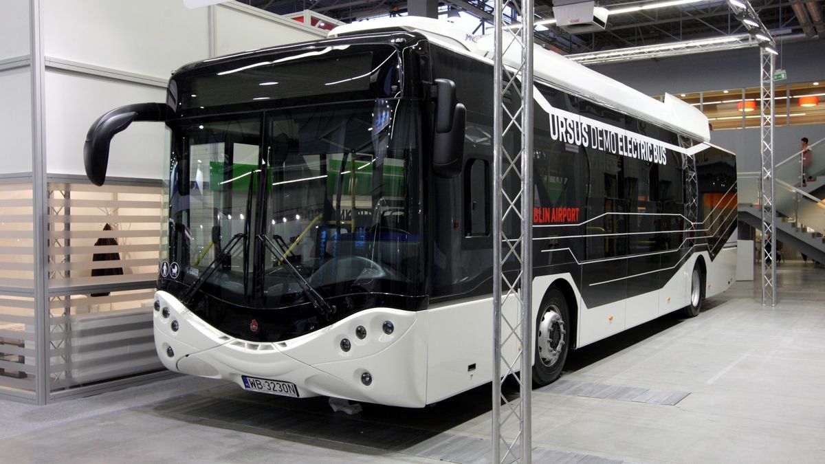 Zielona Góra czeka na autobusy od Ursusa i domaga się płacenia kar.