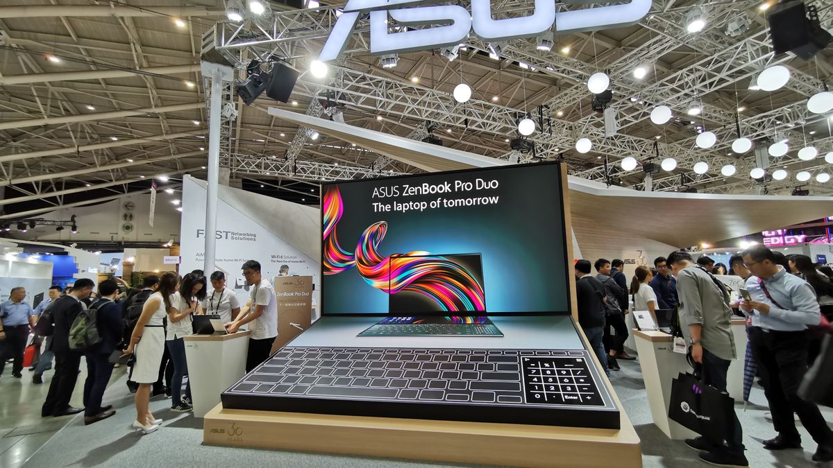 Na targach Computex 2019 na Tajwanie Asus zaprezentował ZenBook Duo Pro z dwoma ekranami