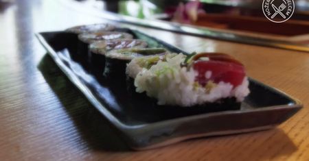Krystyna Czubówna radzi, jak jeść sushi. Zobacz, jak uniknąć błędów