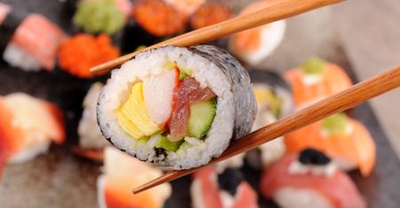 Jak zrobić sushi? Składniki i kalorie w sushi