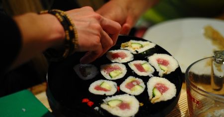 Jeśli jadasz sushi, lepiej przestań. Są dwa ważne powody