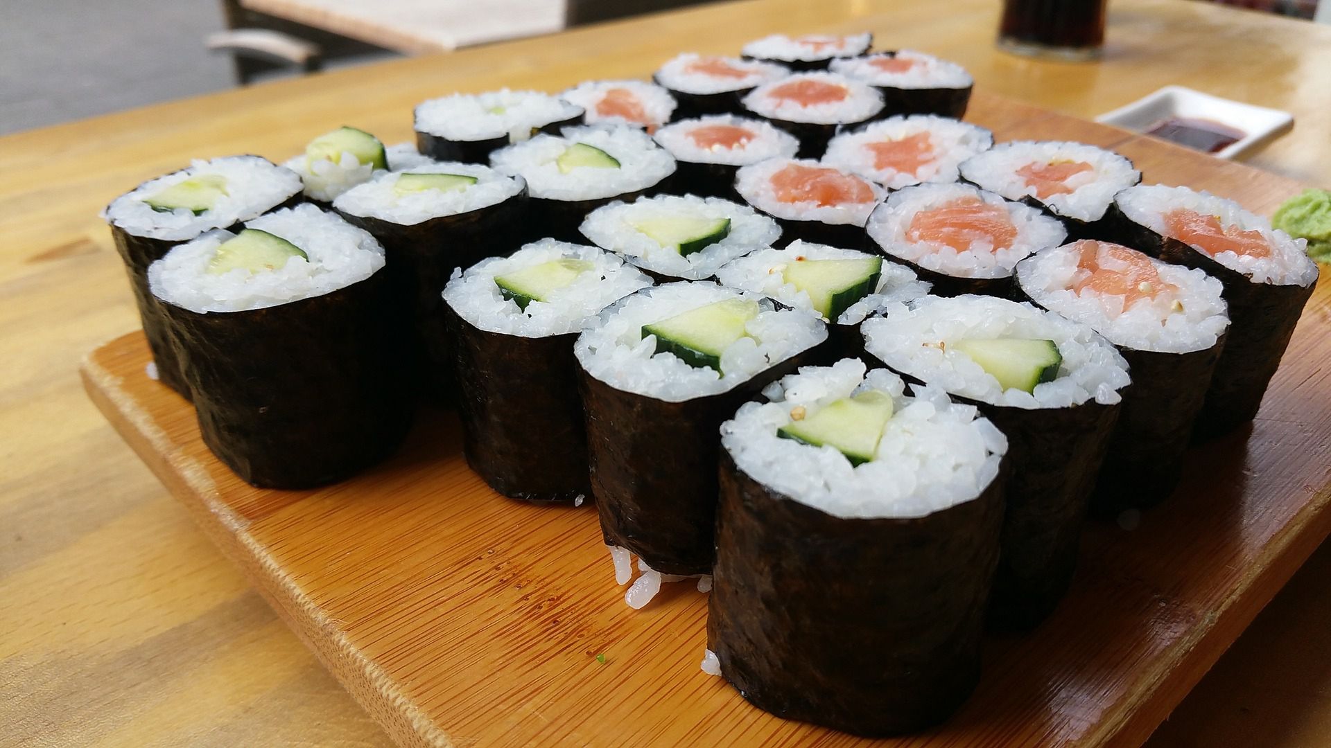 Uważaj na sushi. Może być pełne larw pasożytów